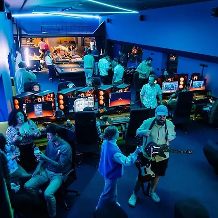 Πλωτό κατάλυμα Cyberdeck For Big Groups